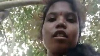 Gadis Adivasi Mesra Dengan Kekasih Di Hutan Belantara