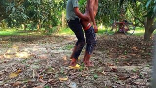 Gairah Liar Dua Kekasih Gay Di Ladang Mangga