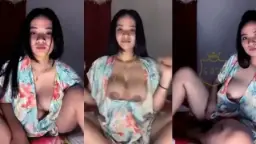 Tampil Menggoda, Angela Pamer Payudara Seksi Dengan Puting Cokelat
