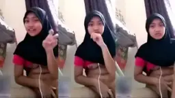 Ukhti Cabe-cabean Video Call Mesra Bareng Pacar