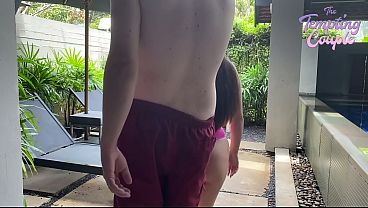 Gadis Thailand Menggoyang Klien Bule Kontol Besar Untuk Ngentot, Blowjob, Dan Squirting!