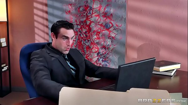Ngentot Di Kantor, Tete Gede Ava Riley Bikin Ngaceng