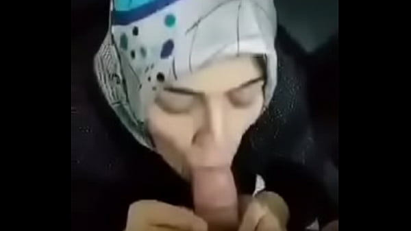 Menggoda Di Balik Kerudung