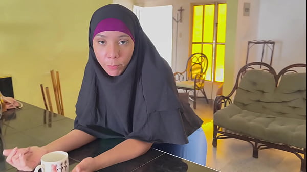 Menggoda Ibu Tiri Arab Berhijab Dengan Rayuan Nakal