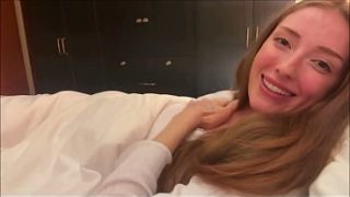 Tidur Seranjang Dengan Kakak Tiri Berambut Merah – Lola Grant – Terapi Keluarga – Alex Adams