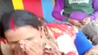 Sopir Truk Tua Ngewe Pelacur Desi Di Dalam Truknya