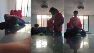 Video Seks Di Kantor, Cowok Ngewe Temen Kerjanya Di Atas Meja, Bikin Makin Greget.