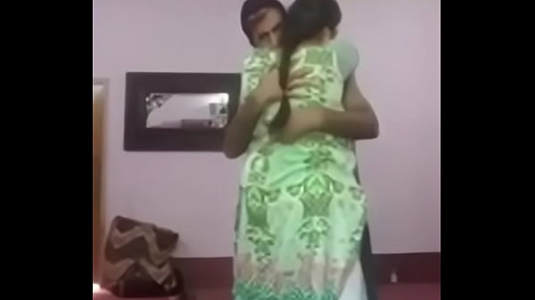 Pasutri Desi Lagi Panas-panasan Di Kamar Tidur