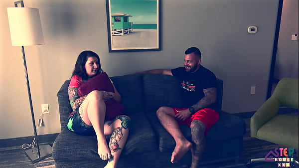 Ngentot Misionaris Bareng Kakak Tiri, Nikmat Banget