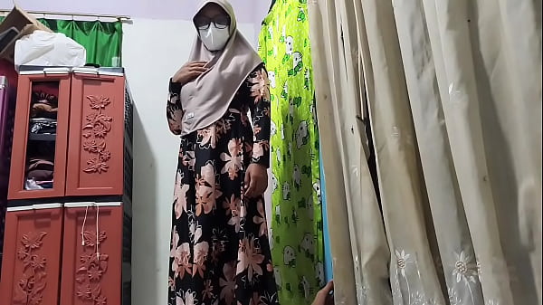 Bu Guru Grebek Murid Lagi Coli, Trus Diajak Ngewe.