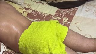 Mertua Montok Bantuan Mantu, Pijat Berubah Jadi Panas Bikin Ngilu.