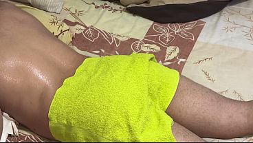 Mertua Montok Bantuan Mantu, Pijat Berubah Jadi Panas Bikin Ngilu.