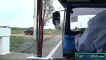 Ibu-ibu Thailand Amatir Digetok Di Jalan, Terus Dibawa Muter-muter Buat Main.