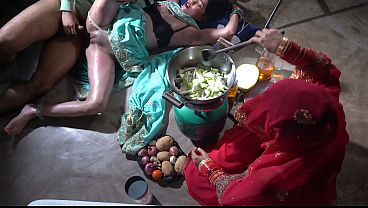Ibu Tiri Dapur Xxx, Masakan India, Ibu Tiri Desi Dalam Bahasa Hindi, Ibu Tiri Desi—paha Basah, Bumbu Menggoda, Malam Di Dapur Panas.