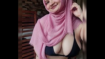 Koleksi Goyang Bokong Hijabku Yang Bikin Makin Tegang