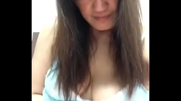 Cewek Murahan Asia, Christy, Mainin Memek Basah Sampe Becek