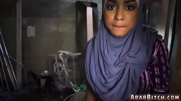 Gadis Arab Abg Dan Ibu Muslim Di Titik Pantat Jatuh, 23km Di Luar Kota.
