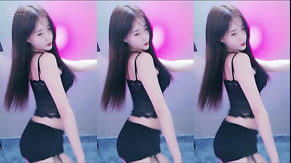 Cewek China Goyang-goyang Tangga Pake Baju Renda Hitam, Seksi Banget Bikin Ngiler.