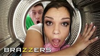 Brandal – Adek-adek Macet Di Jalan, Berujung Ngentot Panas Di Kompilasi Bintang Brazzers Paling Gede