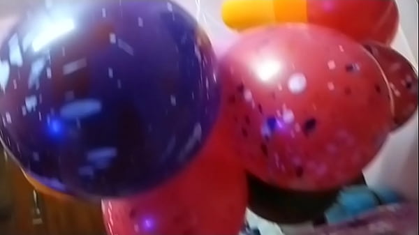 Bocah India Meletusin Balon Pake Kontol