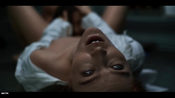 Alien Parasit Pikiran Ngontrol Cewek Seksi, Bikin Minta Digebukin