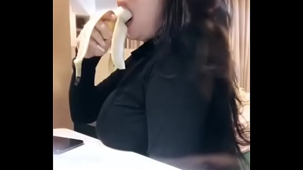 Monica Adhea, Cewek Model Indo Sange, Bibir Merah Basah Nikmatin Kontol Keras Sampe Crot.