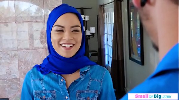 Gadis Kecil Arab Murahan Digebrak Dua Pria Besar