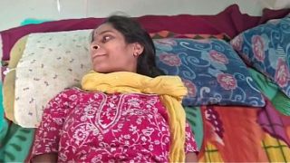 Desi Bhabhi Dipaksa Tetangga Ngentot Keras Di Kamar.