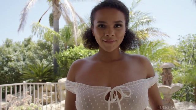 Alina Ali Merengek Minta Kontol Lagi, Nggak Tahan