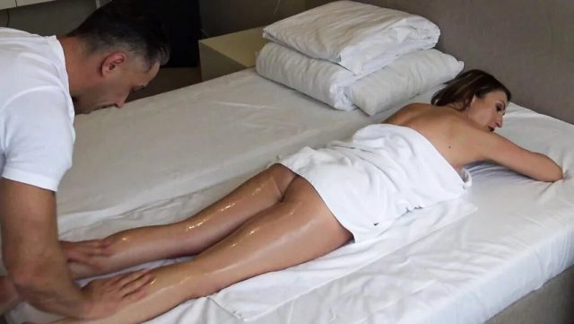 Mugur Porn – Julia North Si Milf Tua Kena Pijat Sampai Ngencengin Pantat Sama Mugur, Julia North | Mugur Porn 28 Januari 2023