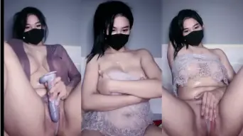 Safira Diminyakin Sekujur Tubuh, Kobel Memek Basah Kuyup Sampe Muncrat