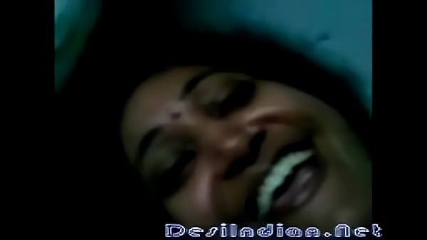 Desi Cute Telugu Aunty, Bikin Makin Greget Pengen Gigit Pipinya Yang Montok.