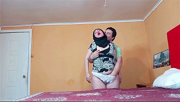 Perempuan Berhijab Digebah Gaya Doggy