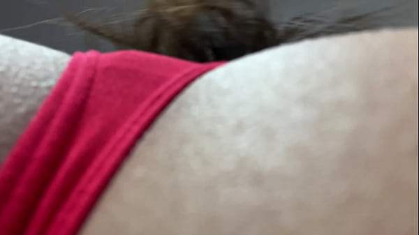 Duduk Di Muka Pov, Ibu Muda Asia Bikin Malu Sampai Nyesek