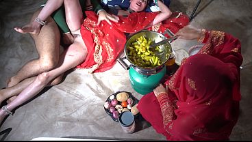 Ibu Tiri India Desi, Ngentot Di Dapur Sambil Ngomong Kotor Pakai Bahasa Hindi, Bikin Makin Greget.