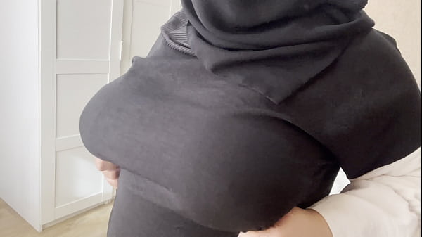Teman Istri Orang Arab Pamer Tetek