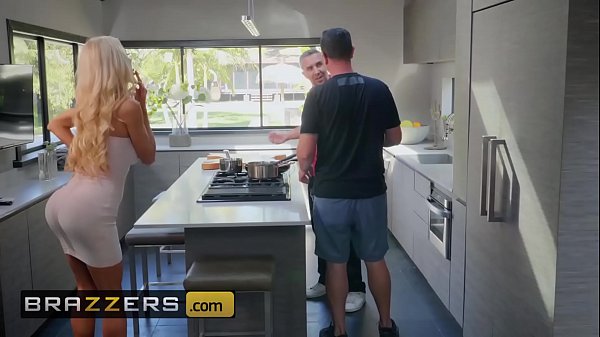 Cerita Istri Beneran – Courtney Taylor, Keiran Lee – Courtney Bantuin Suami Biar Ngentot Lebih Enak – Brazzers