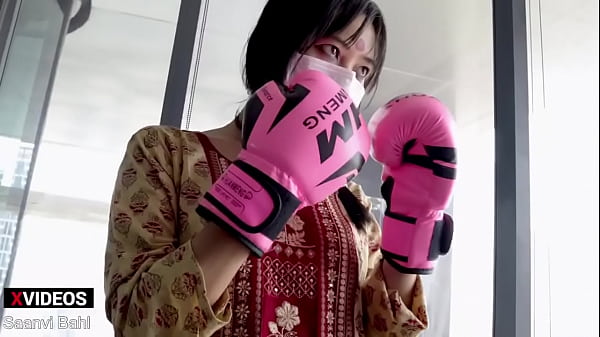 Gadis Petarung Ufc Desi Pukul Kayak Profesional, Bikin Mampus Lawan Sambil Ngos-ngosan