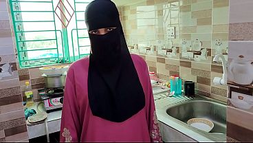 Selagi Istri Pergi, Suami Nakal Ngentot Pembantu Rumah Hijab