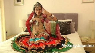 Babe India Jasmine Mathur Goyang Garba Bikin Crot Makin Deras.