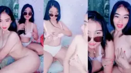 Duo Abg Adik Kakak Pamer Tubuh Telanjang Bareng Di Live.