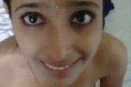 Istri India Kaget, Mulut Penuh Air Mani.