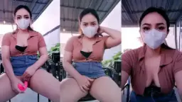 Ravicha Colmek Sampai Gemetar Di Depan Umum