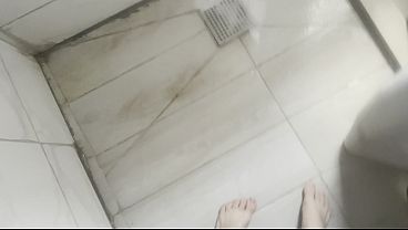 Aku Nemuin Getol Di Kamar Mamah Tiri Arab, Terus Aku Kasih Dia Cobain Kontol Asli.