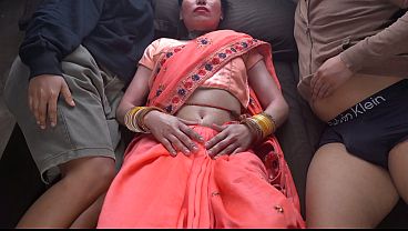 Ibu Tiri India Seksi Digarap Anak Tiri, Panas Malam Sepi, Bokep Desi Xxx.