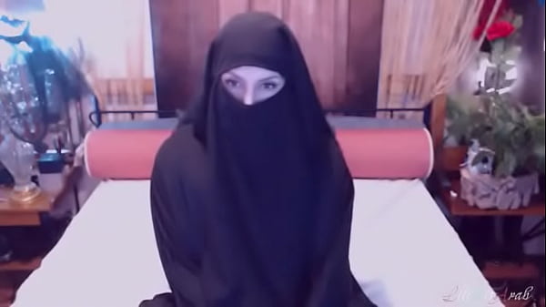 Gadis Arab Nakal Bayar Guru Dengan Tubuh Bugilnya