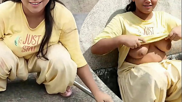 भाभी के साथ छत पर जोरदार चुदाई, गाँव की देसी मालिन का बेहद गंदा सेक्स वीडियो