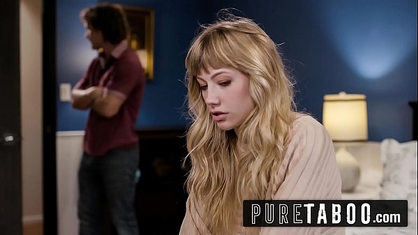 Blonde Cewek Muda Ivy Wolfe Ngerasain Pertama Kali Disentuh Sepupu Tiri.