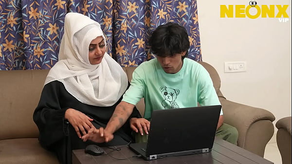 Hijab Cewek Digrebek Bokap Tiri Lagi Mainin Diri Sendiri