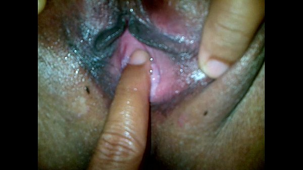 Mami Indonesia Montok, Pantat Gede, Memek Basah Kuyup, Dijabak Empat Jari, Digenjot Keras Sampai Meraung.